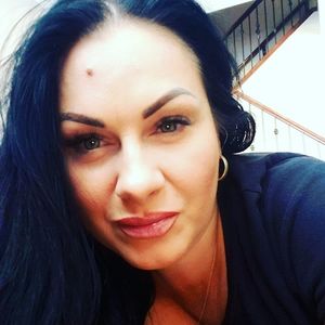 Meet your Posher, Irena